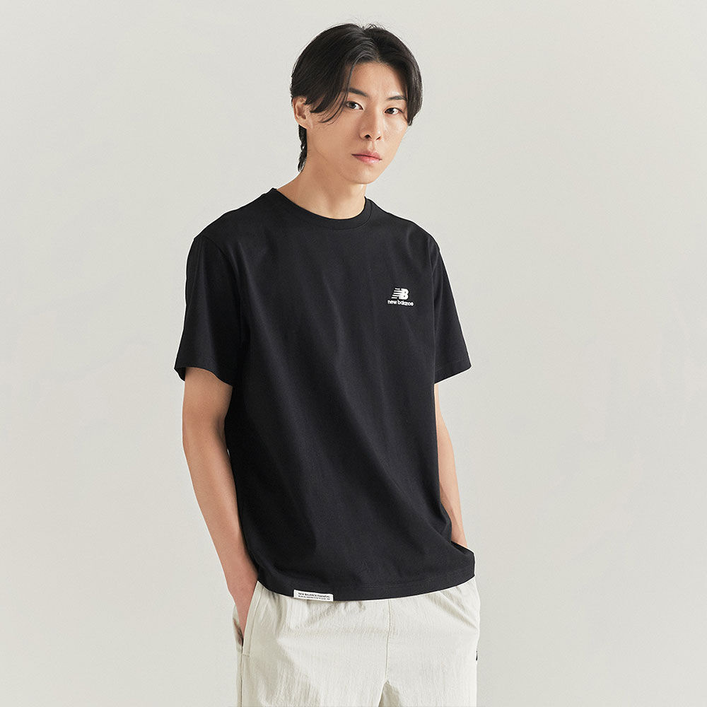 韓國NEW BALANCE-UNI Essential Small Logo Short Sleeve Tee (BLACK)