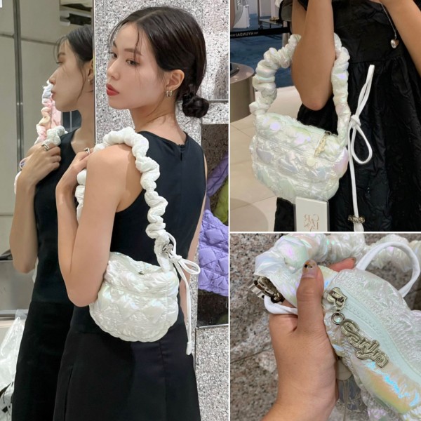韓國 Carlyn [23FW] Hologram Poing Bag